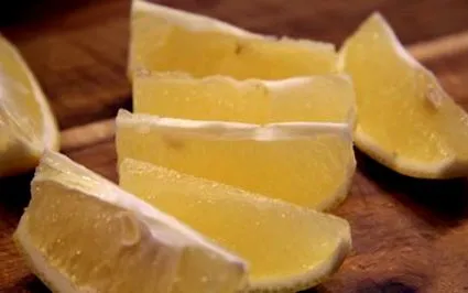 скибочки лимона компот