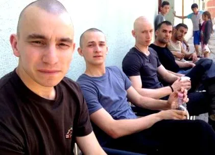 андрю мразят