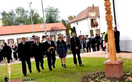 și-a