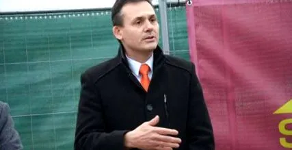 обвинява вицепремиерът