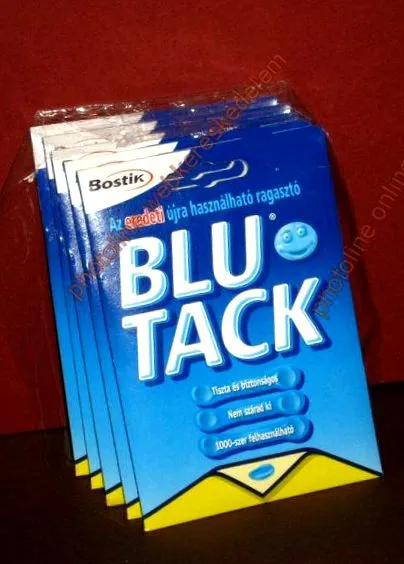 пластмасово blu-tack