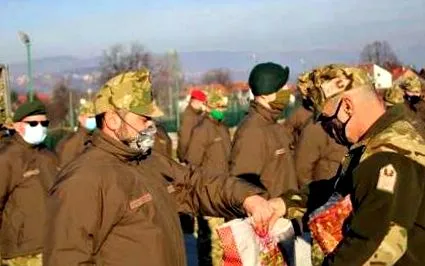 огляд Зніміть нашу
