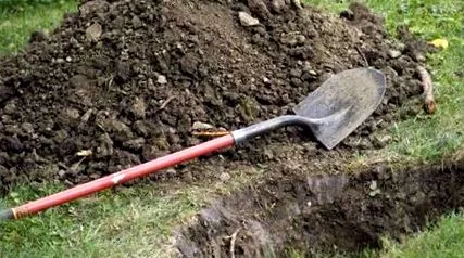 mormintele început