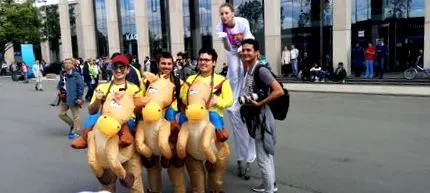 растящи младоженци