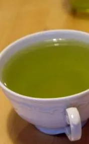 зелен