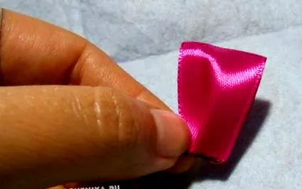 arată satin