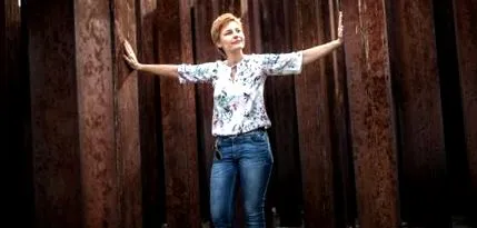 noémi skinny