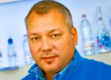 spre pământul