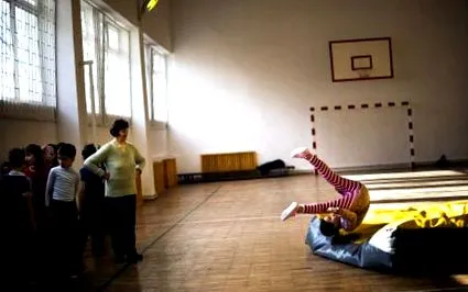 copiii merg