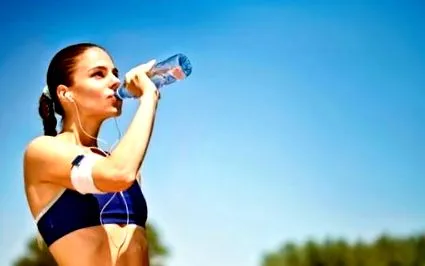 водата