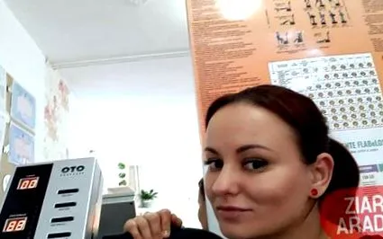 популяризира жена