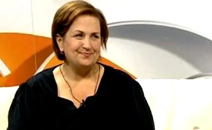 повертається