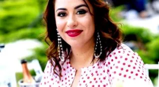 vyzerá
