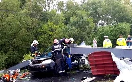 összeomlása