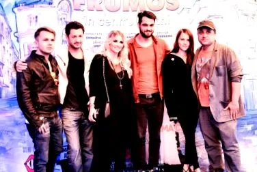 gyönyörű
