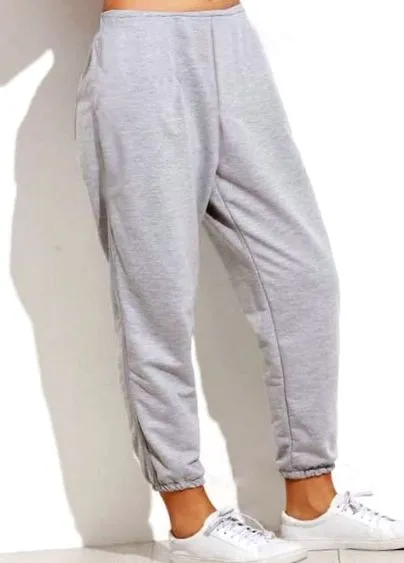 öltözködni