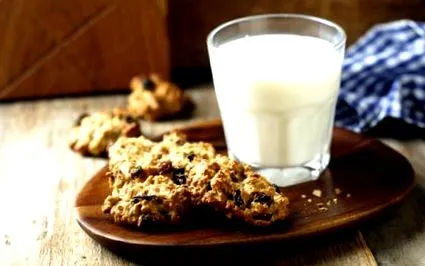 biscuiți nucă