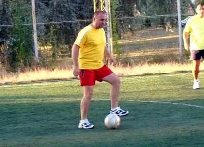 mladí