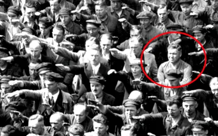 1938 година