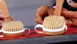 augusztus