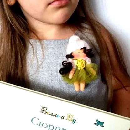 kézzel nyuszikat