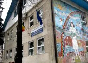 помічникам