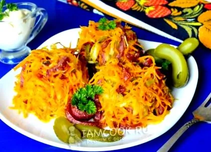 cârnați salată