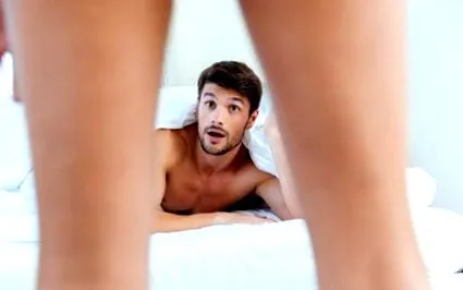 megnyílik