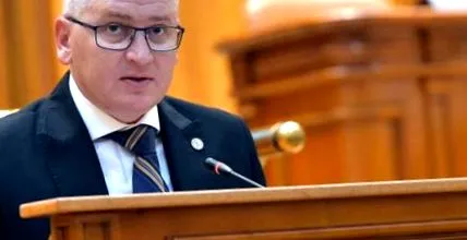 часа штрајкуваше