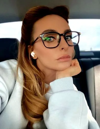 szakítottak