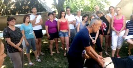 ЕФЕКТИТЕ МАСАЖА театър