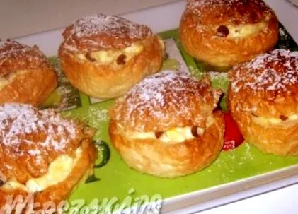 Булочки фаршировані сиром