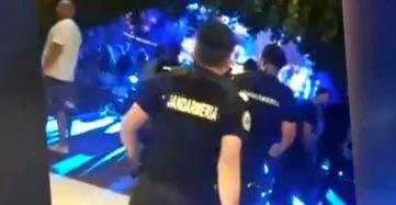 празници