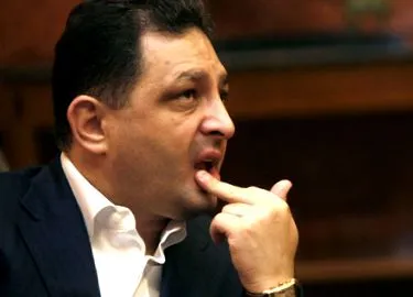 valamit vanghelie