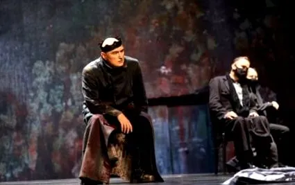 antigone szeretet