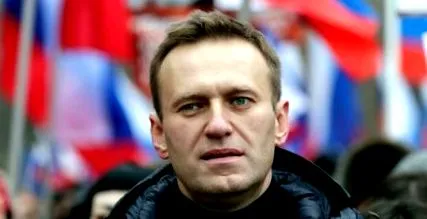 oldalon található