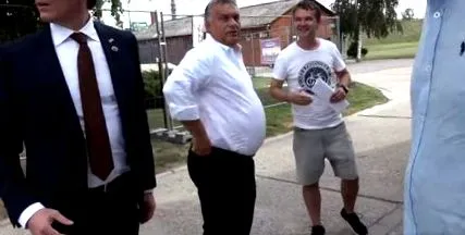 змусило zsúrpubi
