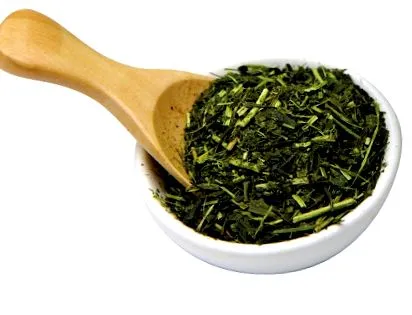 зелен