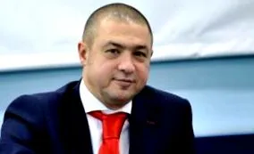 mike döntötték