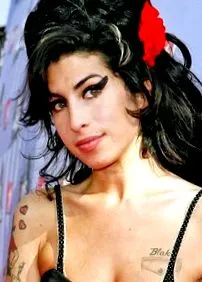 winehouse megerőszakolásával