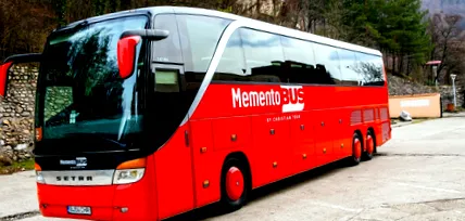 felszólítja mementobus