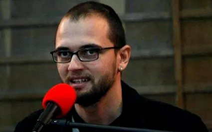 szörnybotrány között