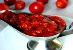 соусом сіль смаком