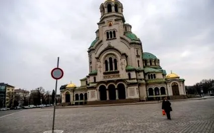 нових
