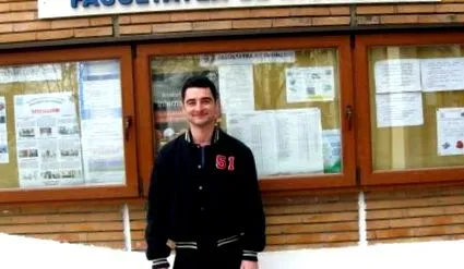може достигне