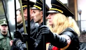 неонацисти регрутира