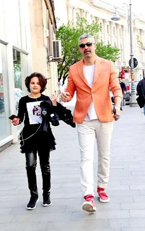 királynője
