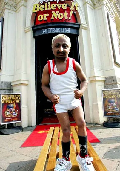 testépítője