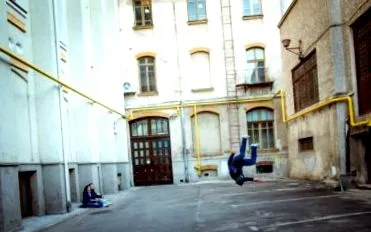 falling emberekről