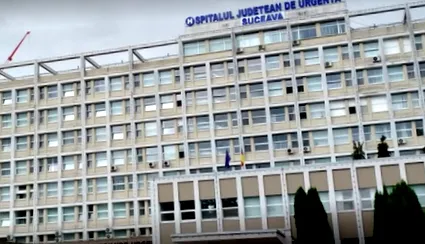 најавува започнува